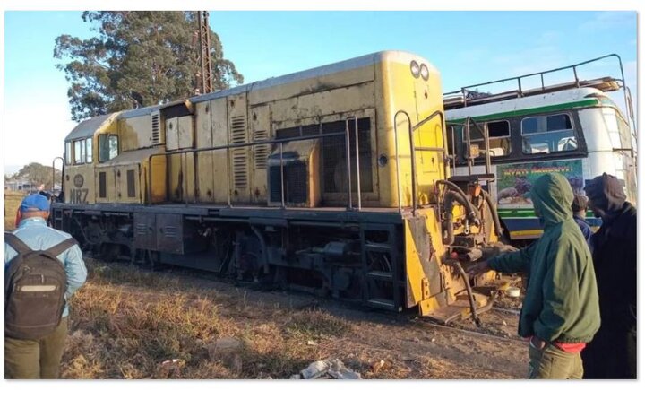 A bus and a train accident in Zimbabwe left 8 dead and injured