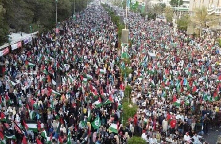 A large demonstration of the people of Karachi in support of Palestine and stopping the war in Gaza