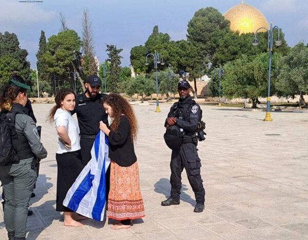 A number of Zionist settlers attacked Al-Aqsa Mosque