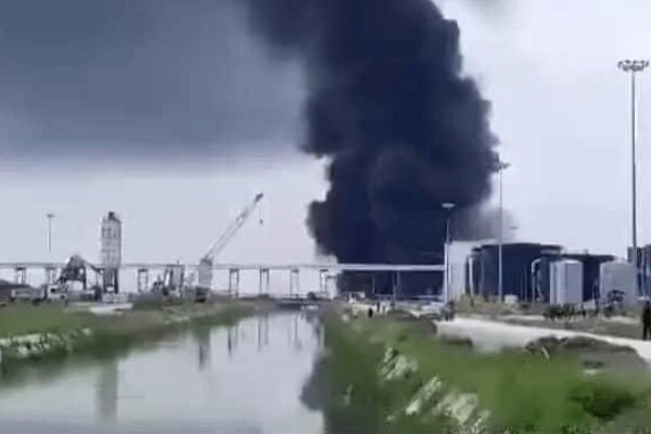 Fire and successive explosions in the Nigerian oil refinery + video