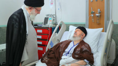 Imam Khamenei visits Ayatollah Makarem Shirazi in hospital