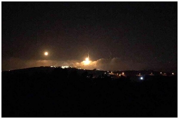 Israeli army artillery attacks on southern Lebanon