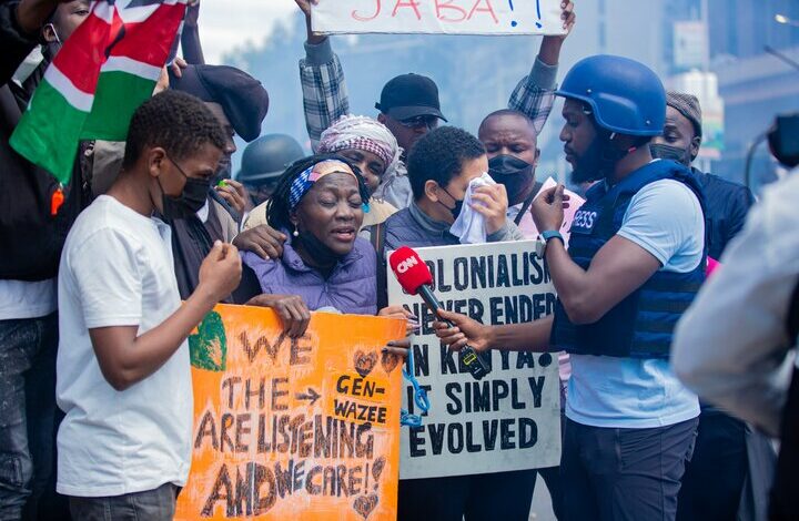 Obama’s sister was the target of tear gas during the protests in Kenya + video