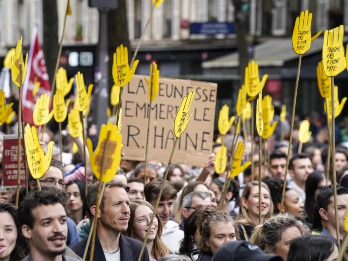 پاریس کانون التهاب/اعتراض مخالفان راست افراطی درخیابان‌های فرانسه
