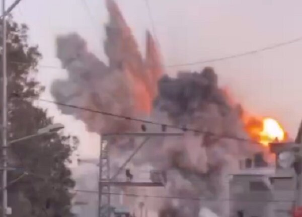 The moment of crazy bombardment of Gaza City by Zionist fighters