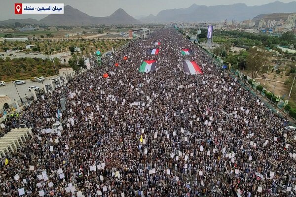 A massive march of Yemenis in Sana’a in support of Gaza