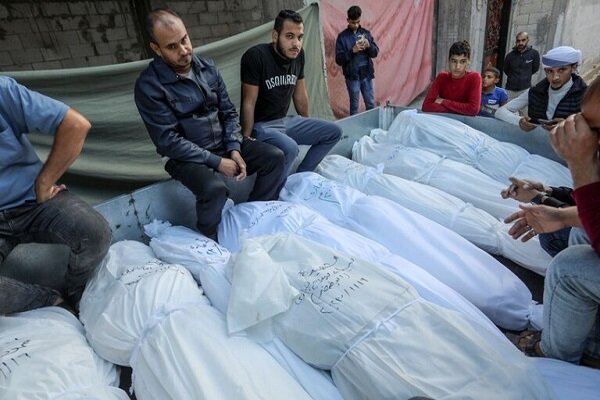 Bombing of a field hospital in the center of Gaza with dozens of martyrs and wounded + video