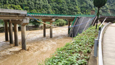 Bridge collapse in China with at least 11 victims and 30 missing