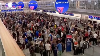 Global Internet disruption/Thousands of American travelers are still stranded