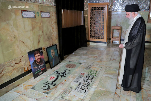 Imam Khamenei visited grave of late Iranian Foreign Minister, Hossain Amir-Abdollahian