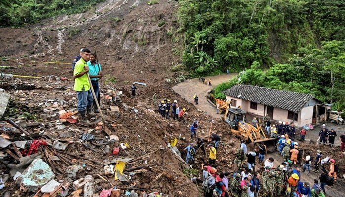 Landslide in North Vietnam swallowed 9 passengers of a minibus