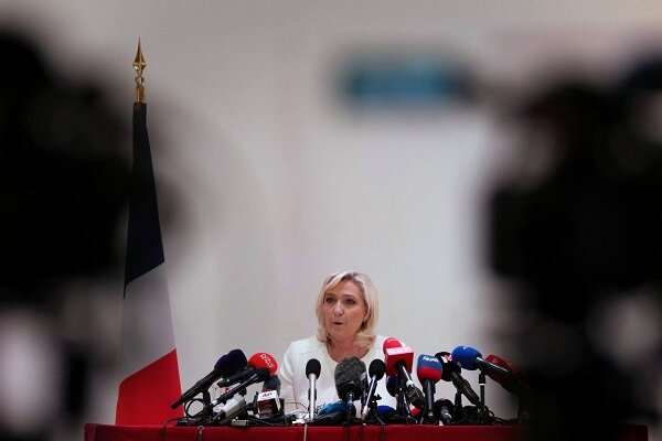 Le Pen: Macron is preparing a coup