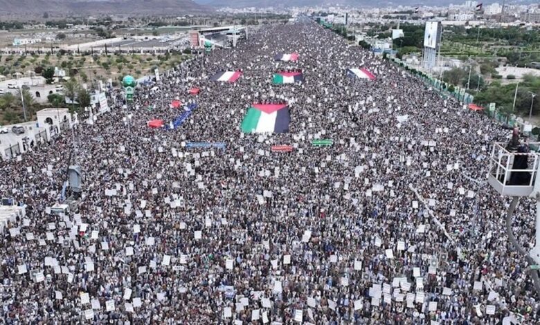 Mass demonstrations of Yemenis condemning the attack of the Israeli regime on Hodeidah