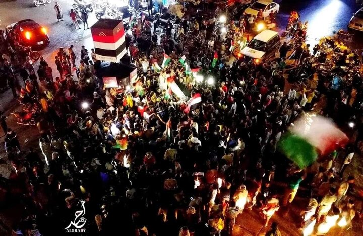 Night gathering of Yemenis in Sana’a/disgust with the aggressors and continued support for Palestine