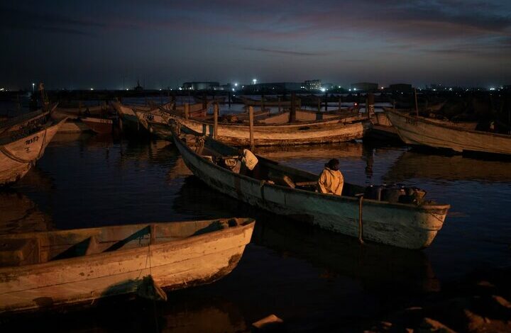 Overturning of a boat carrying migrants on the coast of Mauritania/about 90 people died