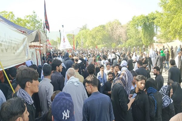 Pakistani Shia mourning on Ashura day in Islamabad + pictures