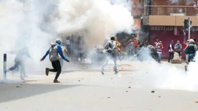 Protests continue in Kenya/riot police used tear gas