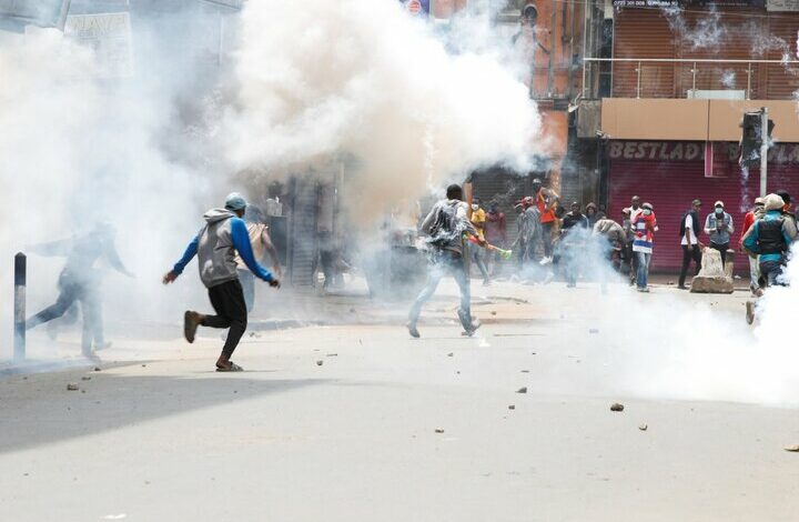 Protests continue in Kenya/riot police used tear gas