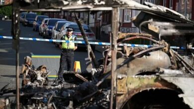 Riot in Leeds / City bus caught fire, police car overturned