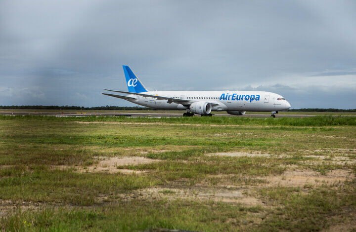 Spanish Airlines Boeing makes emergency landing after hitting air hole