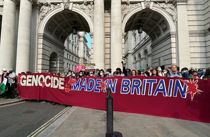 Supporters of Palestine blocked the British Foreign Office