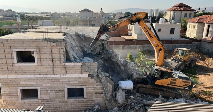 The moment of the destruction of a residential house in the West Bank + video