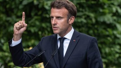 The resignation of the French government is the beginning of an uncertain transition period