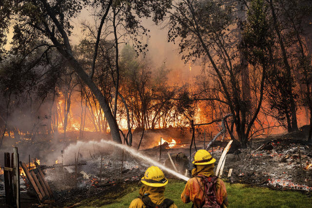 The spread of fire in the forests of Northern California / the size of the fire doubled