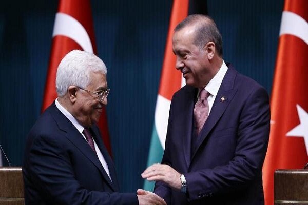 Abu Mazen gives a speech in the Turkish Parliament