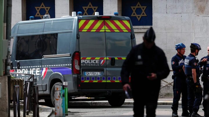 An explosion outside a synagogue in southern France