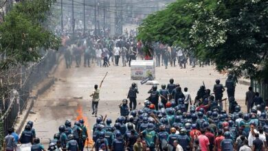 Anti-government protests continue in Bangladesh/ 300 people were killed