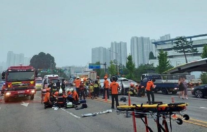 Deadly accident in South Korea / At least 16 people were killed and injured