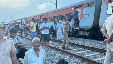 Derailment of 22 passenger train cars in India