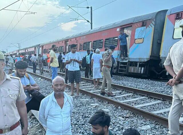 Derailment of 22 passenger train cars in India