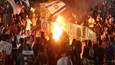 Massive demonstrations in Tel Aviv/Protesters demanding early elections