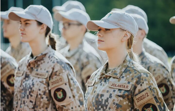 Military service should be made compulsory for women