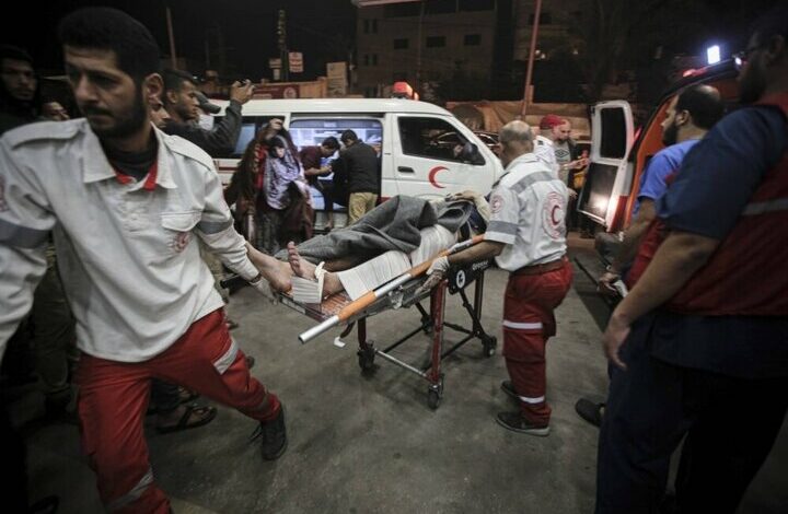 More than 16 Palestinians were martyred and wounded in the bombing of two houses in the Gaza Strip