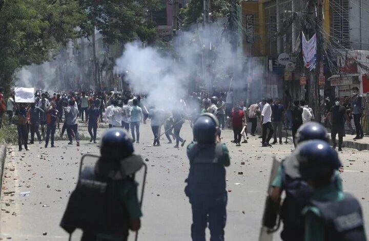 New wave of protests in Bangladesh/ 50 people were killed