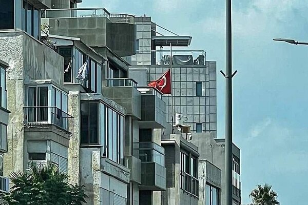 The anger of the Zionist regime over the half-raised Turkish flag in Tel Aviv