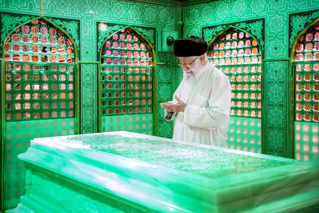 Ayatollah Khamenei participated in ceremony for dusting Imam Reza’s (pbuh) tomb