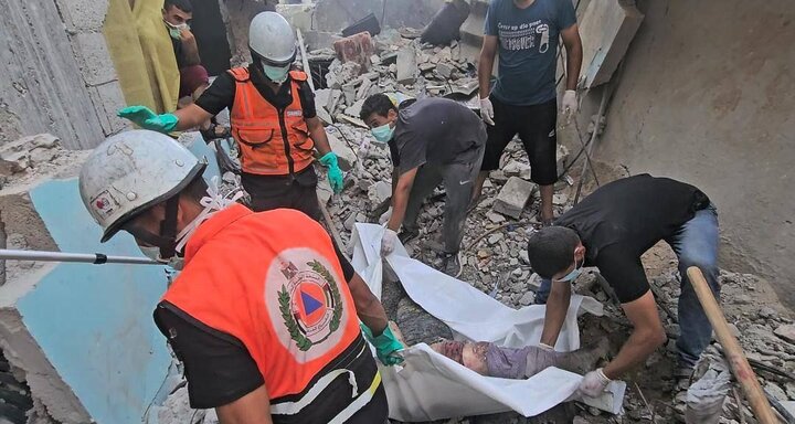 Bombing of a school and shelter for Palestinian refugees in northern Gaza