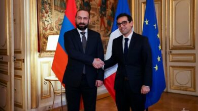 French Foreign Minister visits Armenia