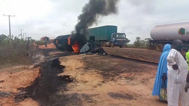 Fuel tanker and truck accident in Nigeria/ 48 people died