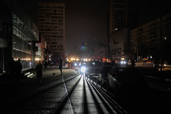 Power outage in Ukraine/ 400 thousand people are looking to leave the country