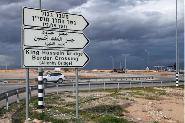 The closure of all land borders between Jordan and occupied Palestine