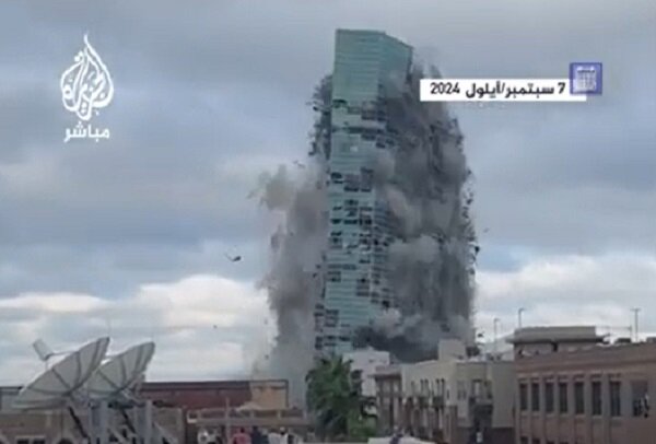 The moment of the destruction of a 22-story skyscraper in Louisiana, USA