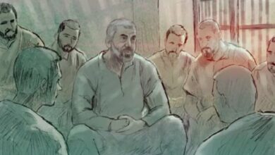 A story about the power of command and standing of Al-Sanwar behind bars