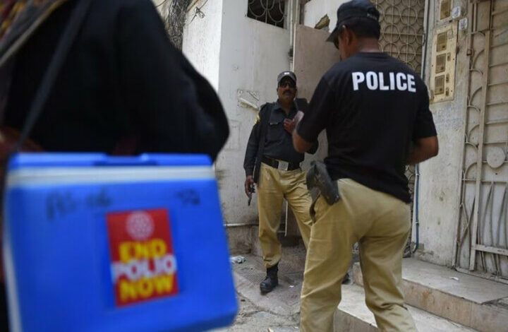 An armed attack on a vaccination center in Pakistan/a policeman was killed