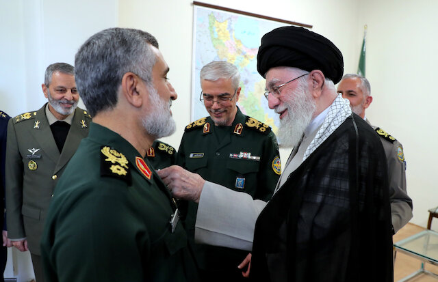 Imam Khamenei awarded Fath Medal to IRGC Aerospace Forces Commander following Operation True Promise