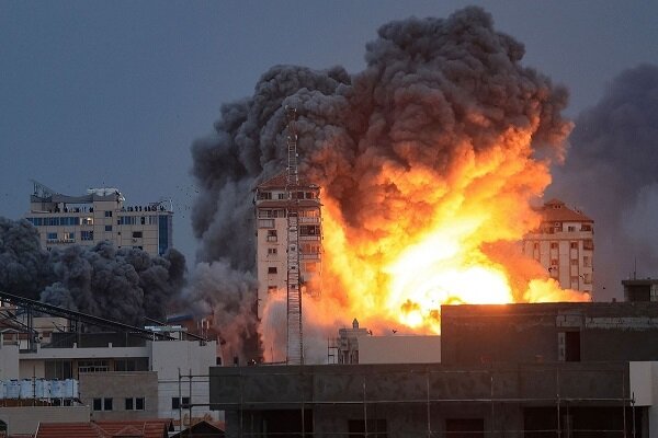 Israeli ships targeted Beirut/ 3 heavy explosions occurred in Dahiya